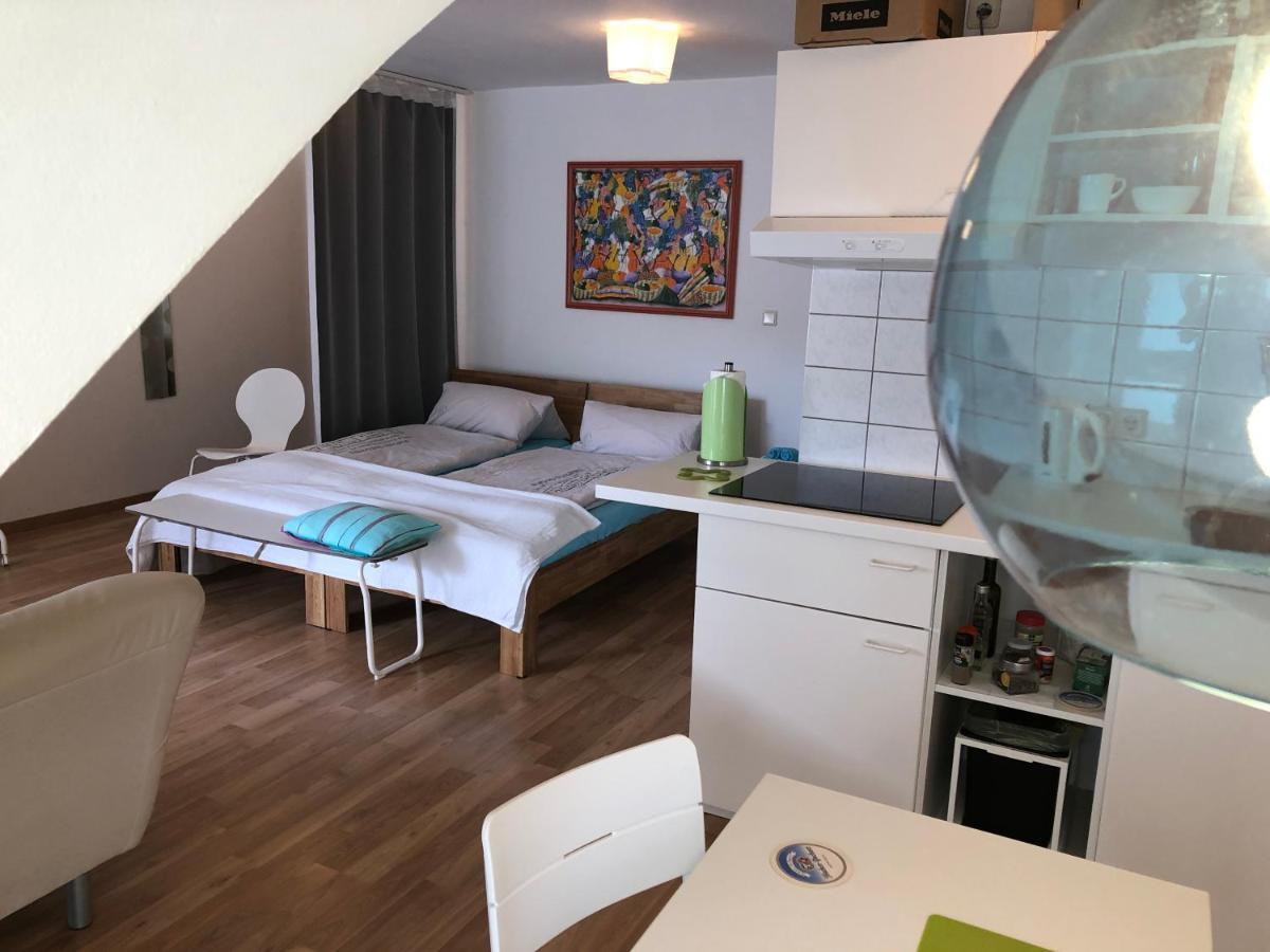 Studio Ochsenfurt Mit Sonnigem Balkon Exterior foto