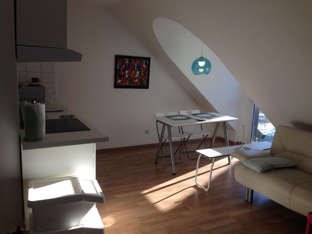 Studio Ochsenfurt Mit Sonnigem Balkon Exterior foto